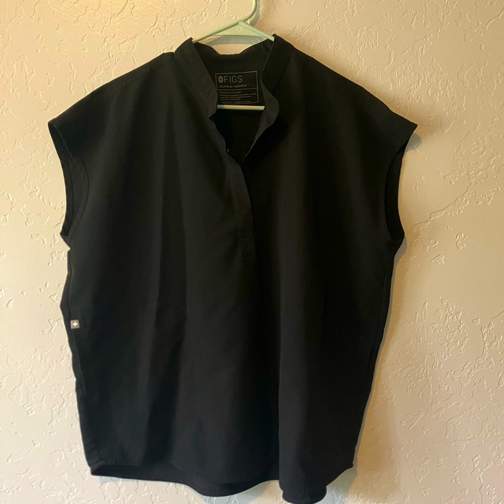 FIGS Womens Rafaela Scrub Top Black size Large
